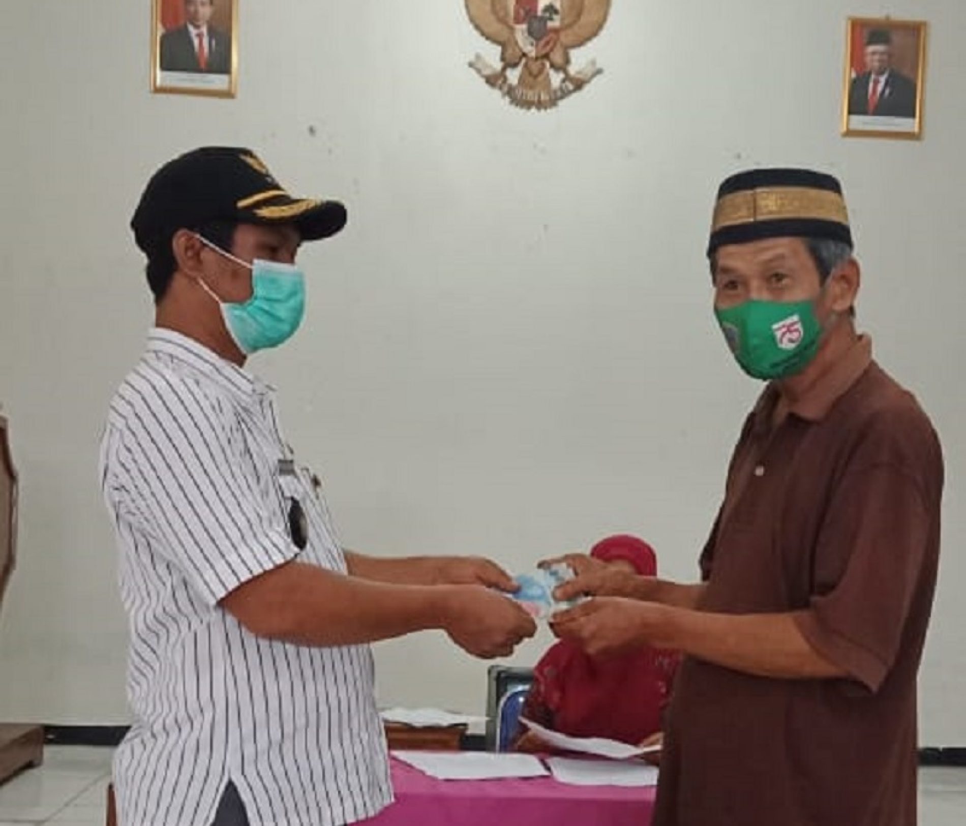 Pemerintah Desa Tambakagung Salurkan BLT Dana Desa Bulan Kesembilan