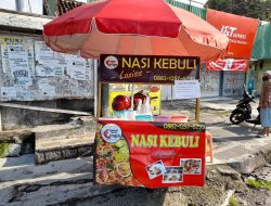 Bertahan Hidup di Masa Pandemi dengan Menjual Nasi Rempah