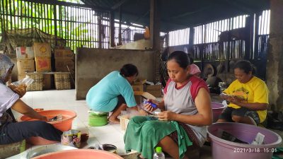 Produksi Peyek, Sehari Olah 50 Kilogram Beras dan 1,5 Kuintal Kacang Tanah