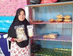 Olah Aneka Keripik Hasil Panen Kebun Herbal