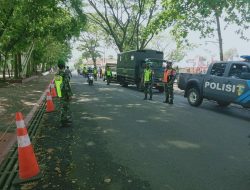 Personel Lanud JB Soedirman Dukung Penyekatan dan Pengawasan PPKM Darurat Covid-19 di Purbalingga