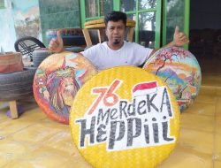 Pemuda Karang Taruna Tunasjaya Jatimulyo Tuangkan Cat Melukis pada Media Tampah