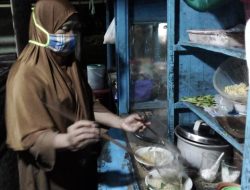 Mujiono, Pertahankan Resep Mie Ayam Jadul