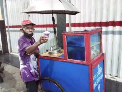 Mbah Kasiran, Jualan Es Krim Sisakan Penghasilan Buat Sedekah