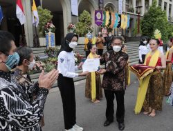 Rektor UGM Kukuhkan Duta HPU UGM dan Mental Health First Aider