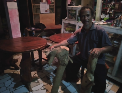 Agus Hasanudin, Cuilan Kayu Bekas Jadi Meja Berkualitas
