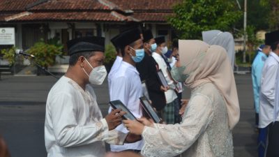 Santri Harus Ikut Serta dalam Penanggulangan Covid-19