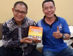 Ajak Pelanggan Foto Selfi, Kiat Amin Kenalkan Ingkung Kanil