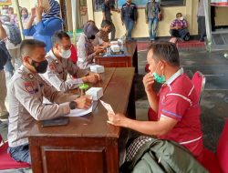 Polres Purbalingga Salurkan Bantuan Uang Tunai Bagi PKL dan Pemilik Warung