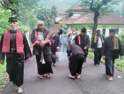 Lindungi Sumber Air Songgoriti, Warga Gelar Tradisi Bersih Dandang dan Tusuk Bumi