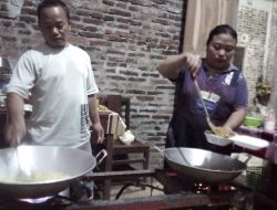 Menikmati Sedapnya Nasi Goreng dan Bakmi Racikan Bu Dukuh