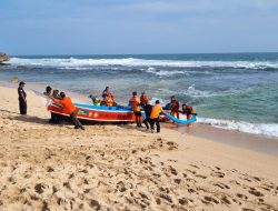 Terseret Ombak Pantai Drini, Satu Wisatawan Asal Sukoharjo Masih dalam Pencarian