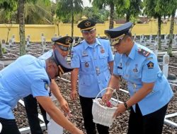 Kenang Jasa Para Pahlawan, Rupbasan Purbalingga Tabur Bunga di TMP Purwokerto Untuk Peringati HDKD Ke-77