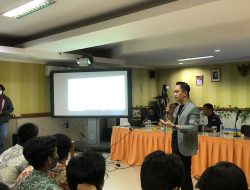 Tips Bermedia Sosial dan Main Game Online Menurut Ansari Kadir