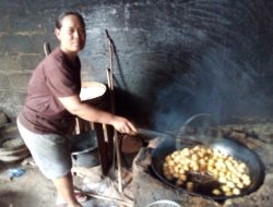 Produksi Tahu, Turasmi Giling 150 Kilogram Kedelai Tiap Hari