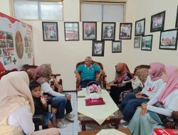 Peduli Anak dengan HIV/AIDS, Sedekah Sepatu Bagikan Paket Susu 
