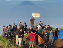 Mendaki Puncak Gunung Ungaran, Berangkat dari Yogya tak Habis Rp 200 Ribu