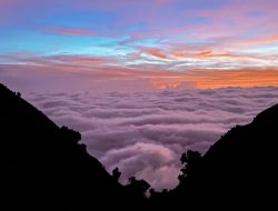 Mendaki Gunung Merbabu Via Jalur Wekas