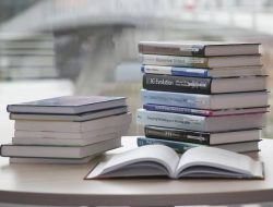 Buku Bukan Alat Pembelajaran Utama