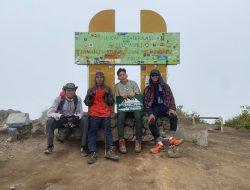 Menaklukkan Tiga Puncak di Gunung Merbabu