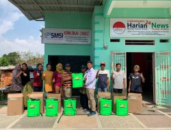 SMSI Binjai-Langkat Bagikan Bendera Merah Putih dan Sprayer Elektrik kepada Petani