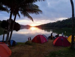 Camping di Panorama Setro, Menikmati Sunrise di Tepi Waduk Sermo