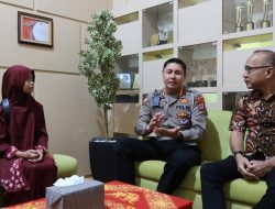 Yubita Mahasiswa Disabilitas Terima Bantuan Kaki Palsu