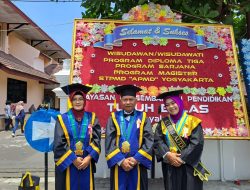 Tiga Dukuh Condongcatur Selesaikan Studi Lanjut