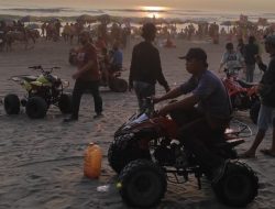 Memacu Motor ATV Menikmati Eksotisme Pantai Parangtritis