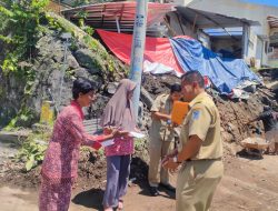 Dua Rumah Warga Rusak Akibat Longsor, Pemkal Condongcatur Serahkan Dana Kerohiman