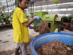 FEB UGM Kelola Sampah Secara Mandiri