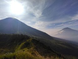 Gunung Kembang, Menikmati Pendakian Anak Sindoro yang Asri dan Bebas Sampah
