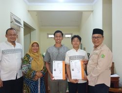 Ultah Pernikahan ke-26, Setiawan Daftarkan Anaknya Haji di Usia Muda