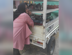 Mbak Poni, Pedagang Sayur Keliling Pakai Tossa Berjiwa Nasionalis