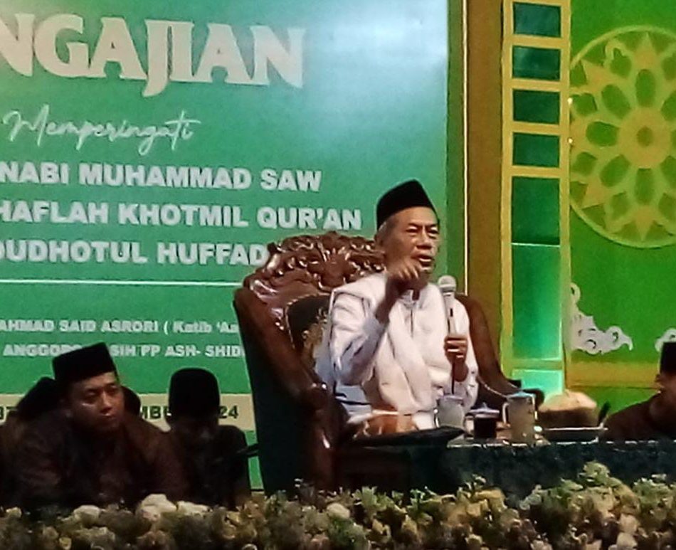KH Ahmad Said Asrori Ngaji Maulid Nabi di Pesantren Roudhotul Huffadz