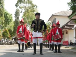 Bregada Kyai Demang Mengawal Ngarso Dalem di Gerbang Projo Banjarharjo 2024