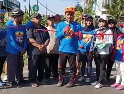 Pamong Condongcatur dan Masyarakat Gowes Jupon Bareng Resmikan Proyek Pembangunan Lanjut Makan Bersama