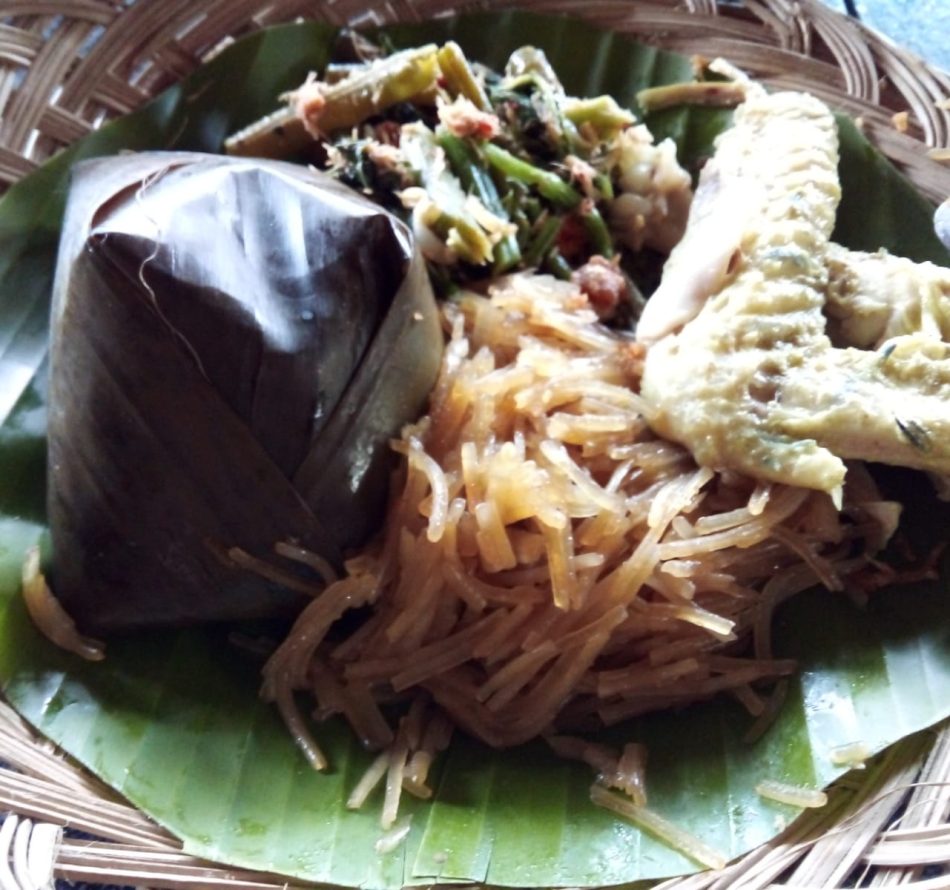 Nasi Tiplek dan Gembel Kuliner Khas Segajih