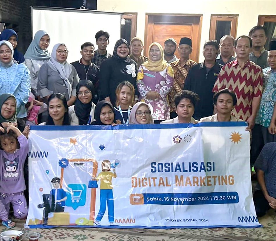 Mahasiswa Amikom Yogyakarta Sosialisasi Digital Marketing di Komunitas UMKM Padukuhan Joho
