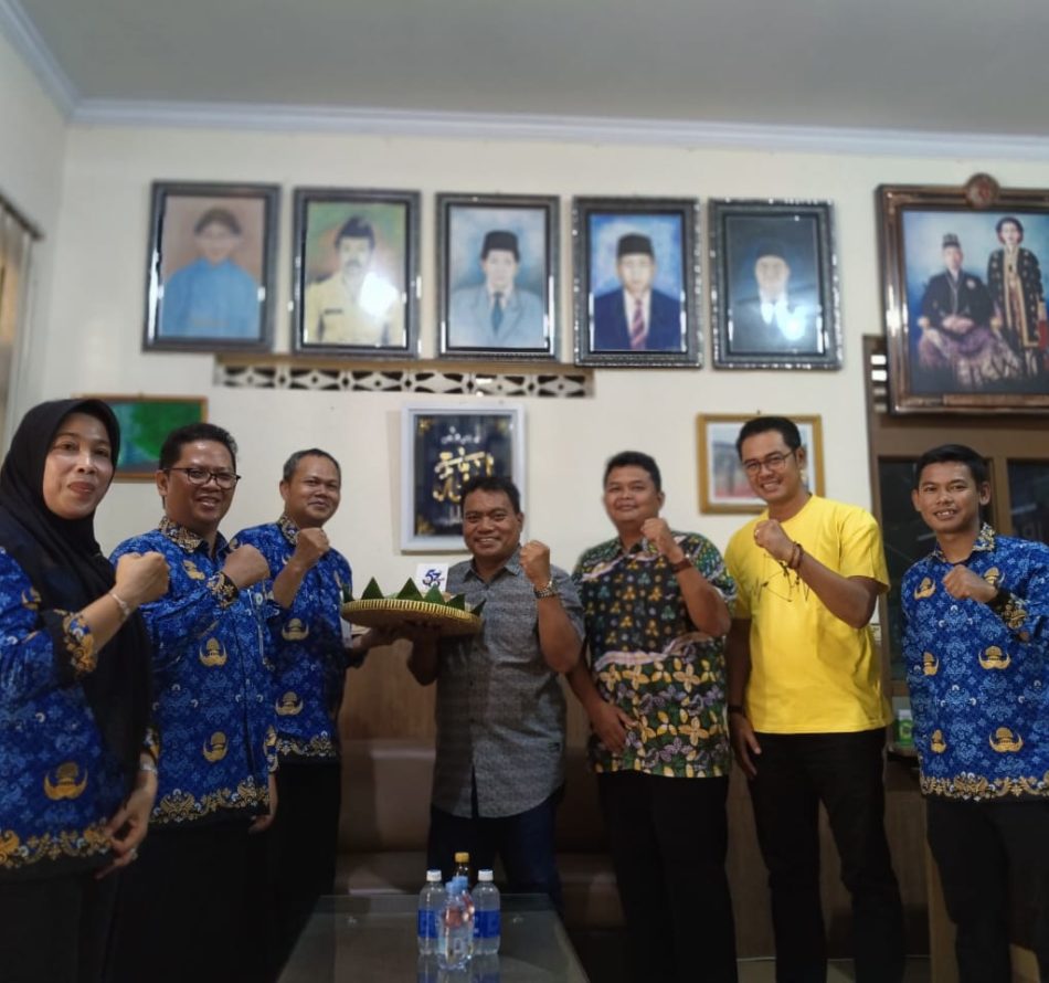 HUT ke-53 Korpri, Dewan Korpri Unit Kapanewon Depok Berikan Bingkisan Jajanan Pasar