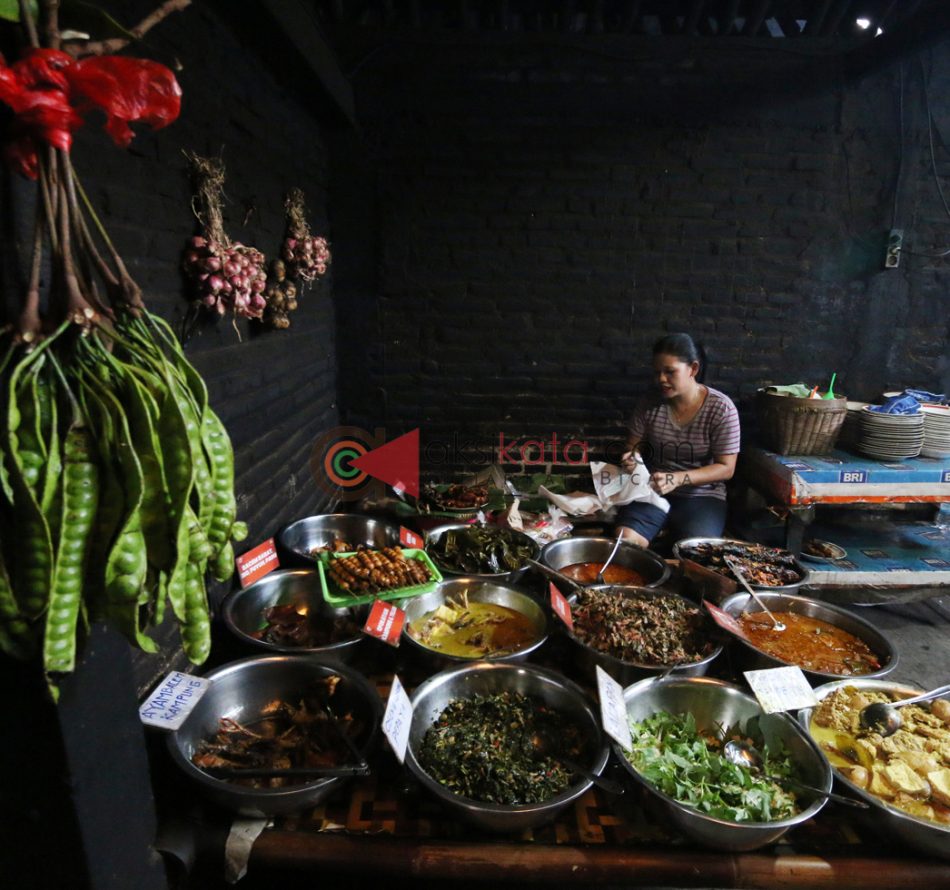 Sensasi Dapur Legend Mangut Lele Mbok Marto Ngayogyakarto