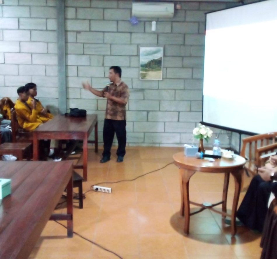 Mahasiswa Universitas Wiraraja Belajar Digitalisasi di Kalurahan Sambirejo