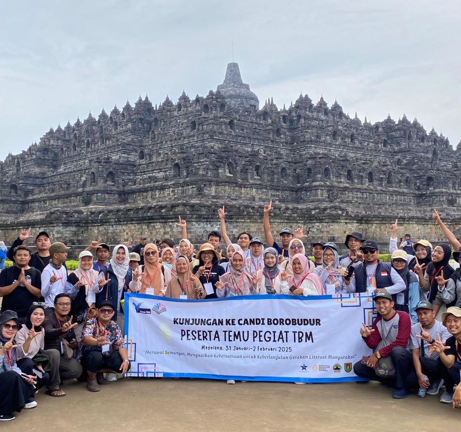 Hari yang Istimewa: dari Telusur Candi Borobudur hingga Pentas Seni