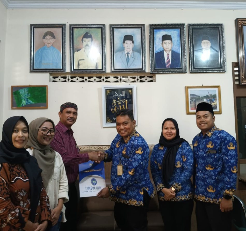 Panitia Serahkan Berita Acara Hasil Ujian Seleksi Pamong Kalurahan Condongcatur