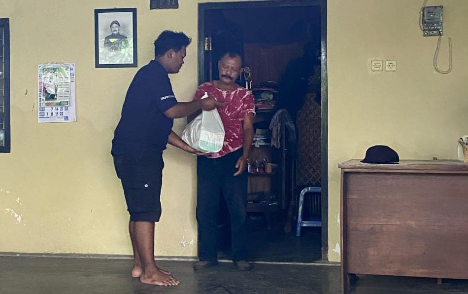 15 Tahun, Pengurus RW 45 Kayen Bagikan Bingkisan Lebaran kepada Warga