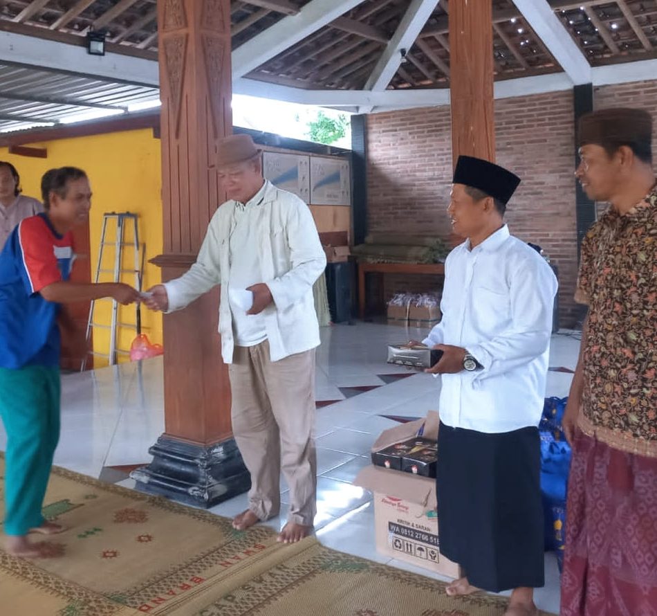 Wiradesa Group Bersama Relasi Berbagi Santunan dan Sembako kepada Anak-anak Yatim Piatu dan Dhuafa di Karet Pleret