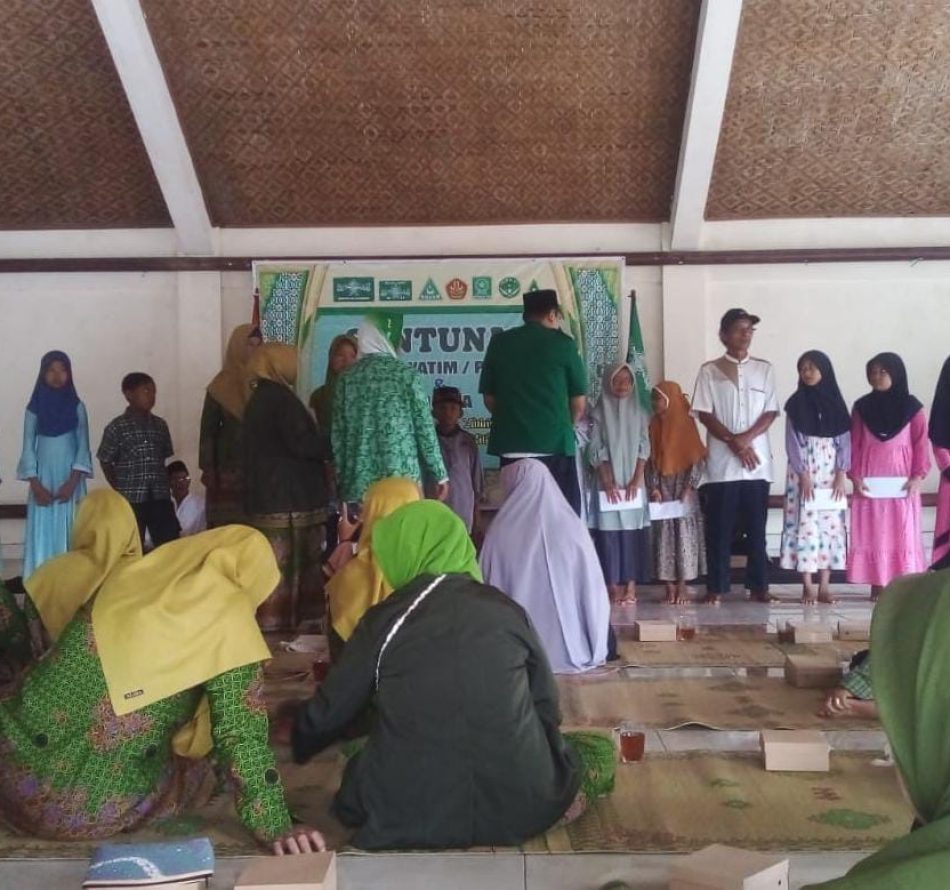 10 Muharam Berbagi Senyum dengan Anak Yatim, Piatu, dan Duafa