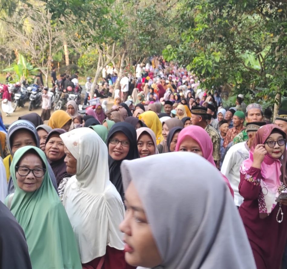 Pengajian Ahad Pagi di Masjid At Taqwa Kang ‘Ngabdul Wahhab Ungkapkan Tiga Kebahagiaan Manusia