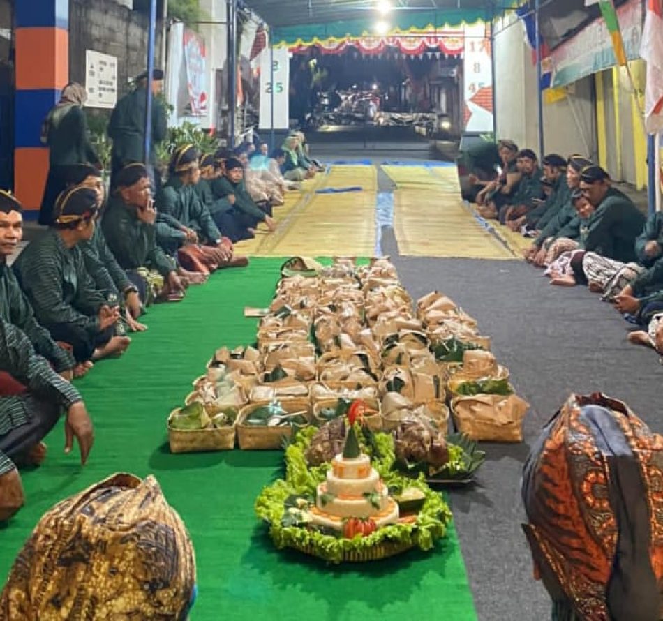 Malam Tirakatan Menyambut HUT ke-80 RI di Kalurahan Condongcatur Berlangsung Semarak