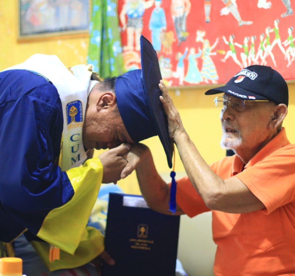 Lurah Condongcatur Reno Candra Sangaji Raih Gelar Doktor